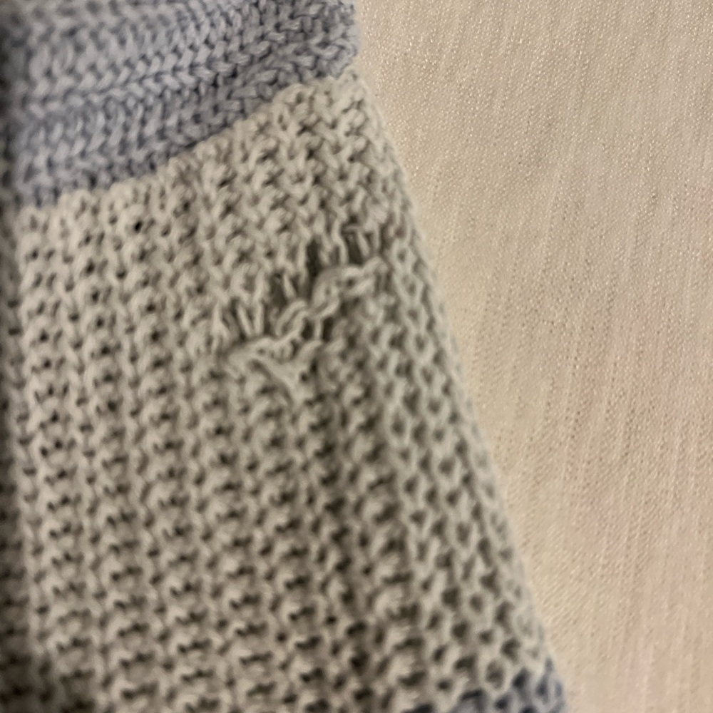 White and blue striped Hollister sweater - Picture 6 of 8